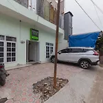Urbanview Hotel Nakasya Burangrang